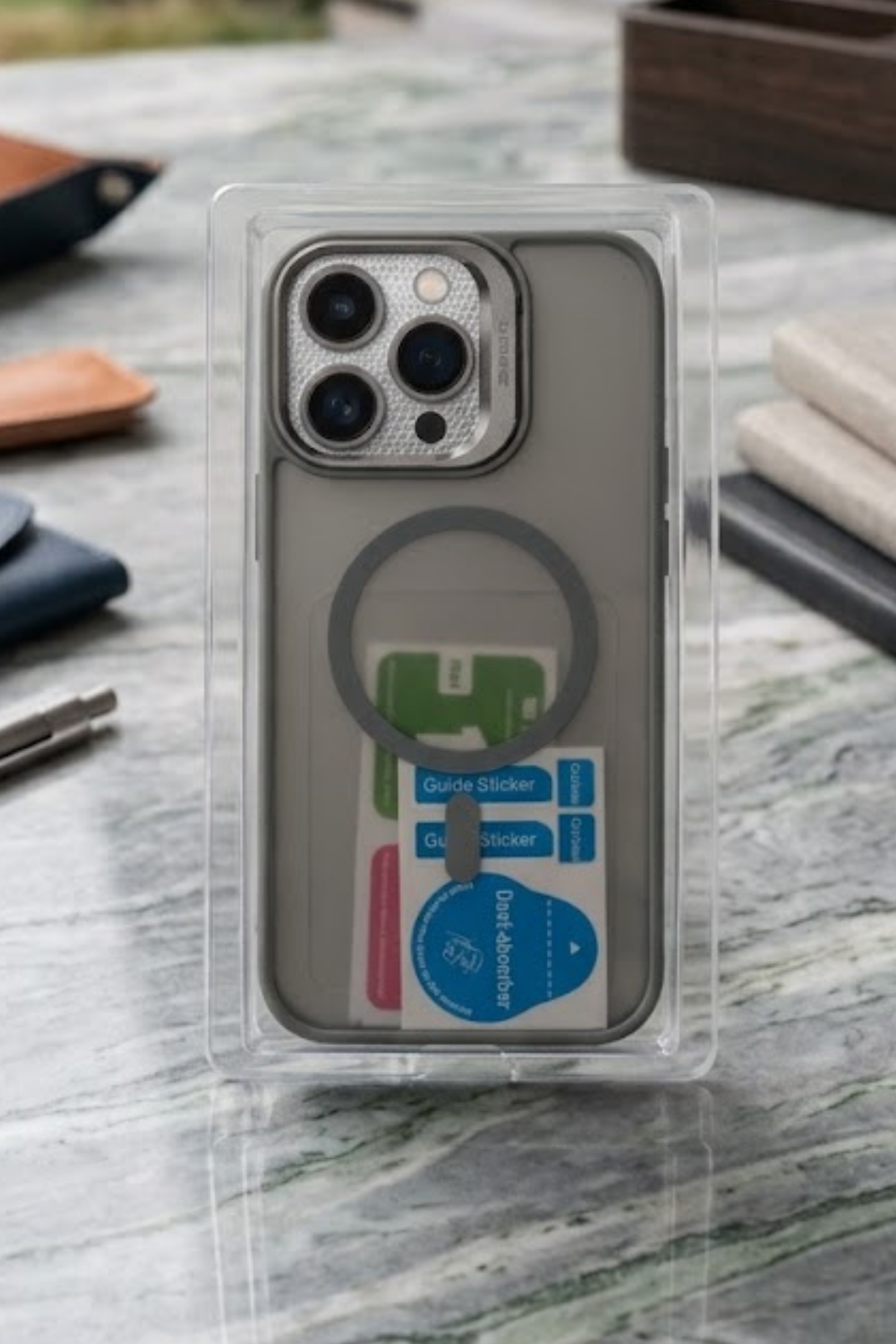 iPhone 16 Pro Max Kamera Korumalı Lensli Magsafe Özellikli Şeffaf Kılıf - Gri